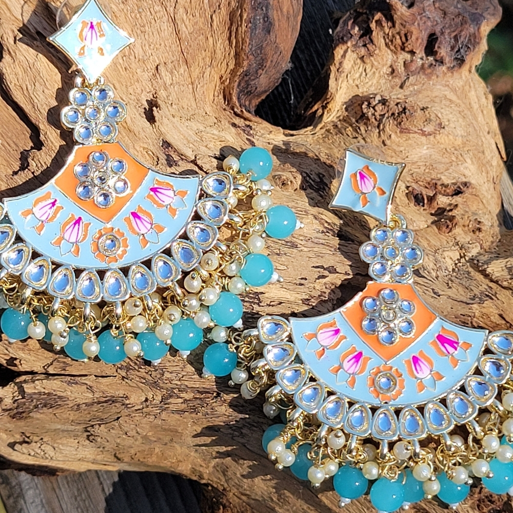 Gorgeous Handpainted Fun Bead Crystal Embellished Earrings - Picture 4 of 6